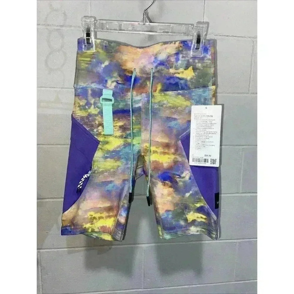 Lululemon Women's Cargo SHR Hiking Shorts 8" 4 Altered Nature Multi Carabiner - Picture 2 of 13